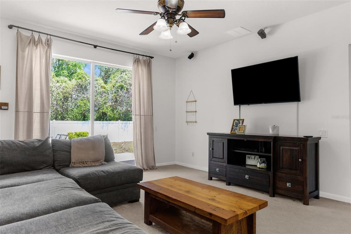 14581 WAKE ROBIN DRIVE — photo 10 of 46