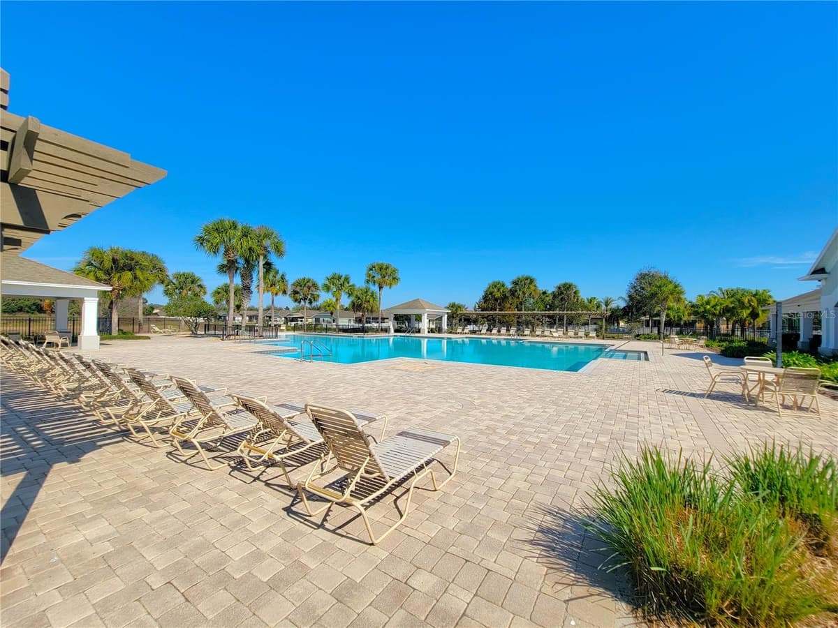 14581 WAKE ROBIN DRIVE — photo 40 of 46