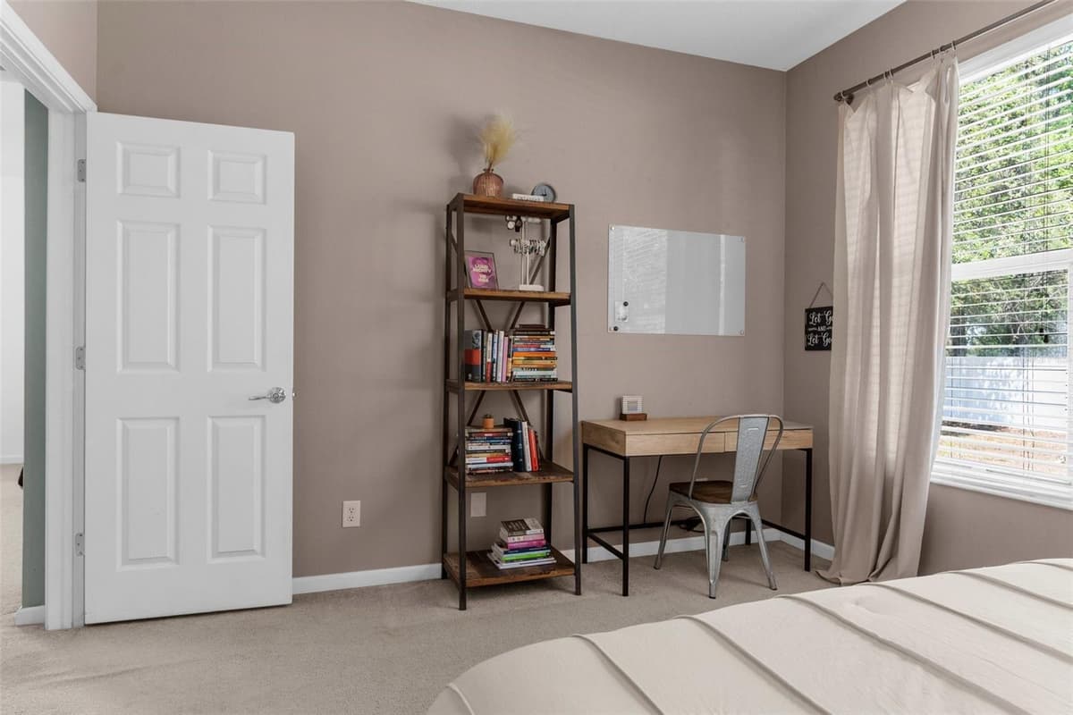 14581 WAKE ROBIN DRIVE — photo 12 of 46
