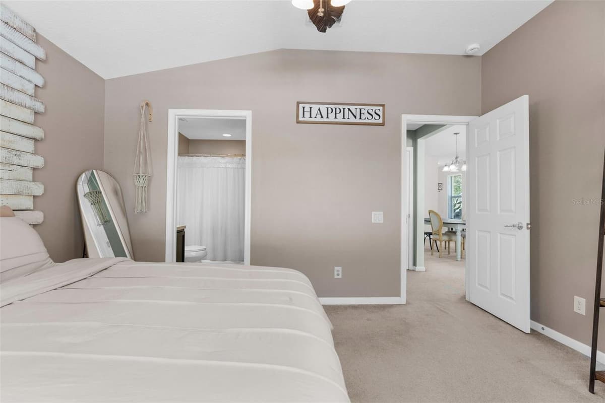14581 WAKE ROBIN DRIVE — photo 11 of 46