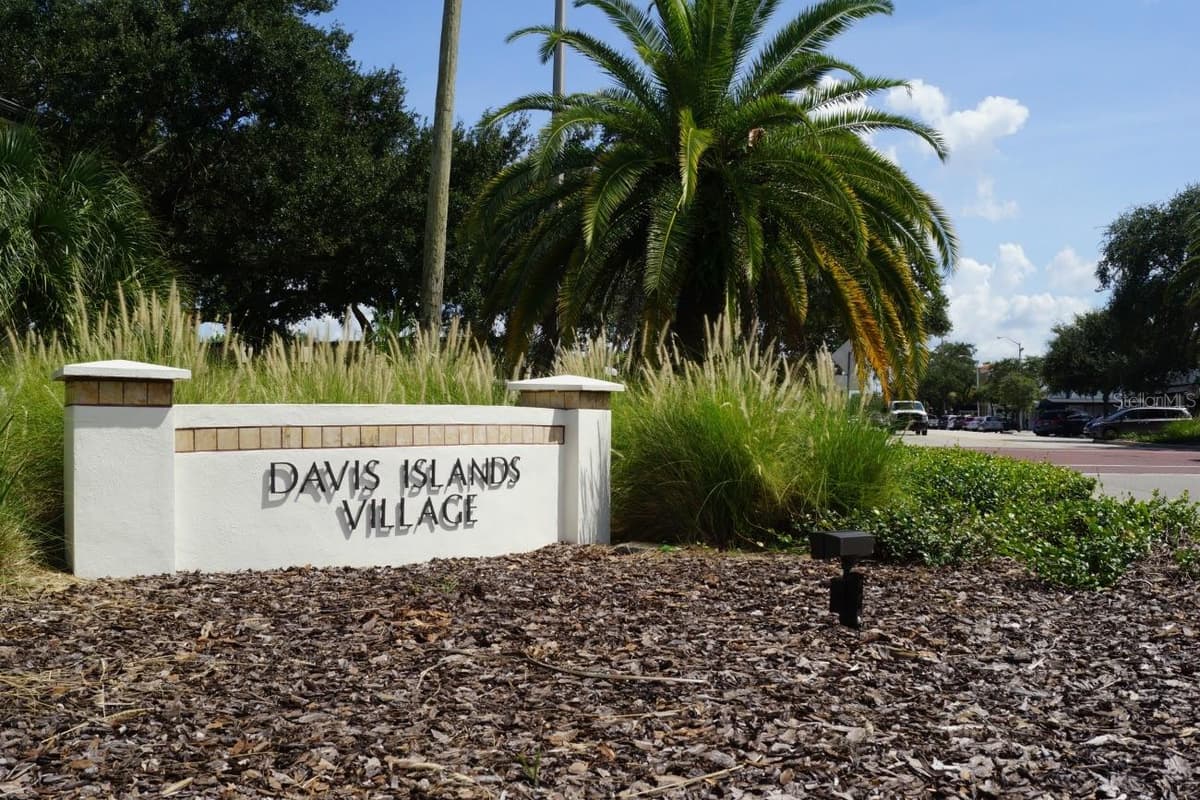 85 DAVIS BOULEVARD — photo 18 of 21