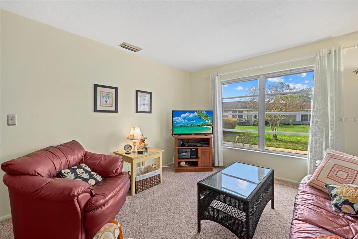 1343 GLENDALE CIRCLE — photo 4 of 20