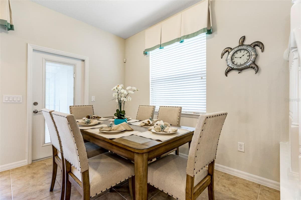 8887 GENEVE COURT — photo 8 of 33