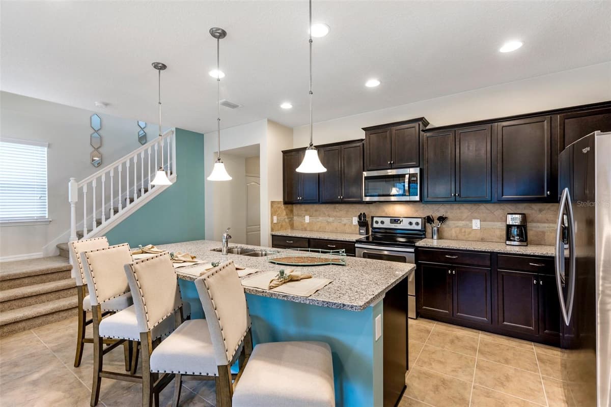 8887 GENEVE COURT — photo 10 of 33