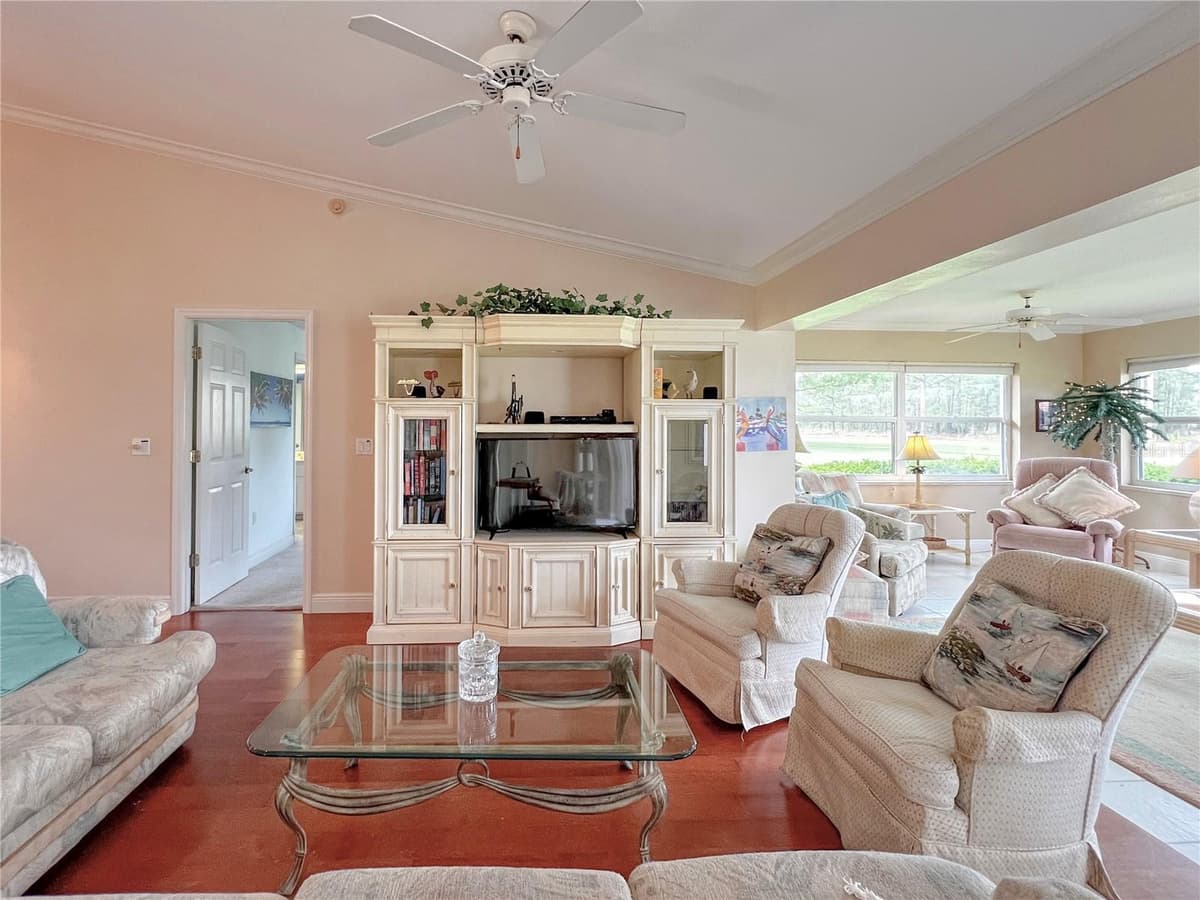 3805 CATALINA DRIVE — photo 10 of 44