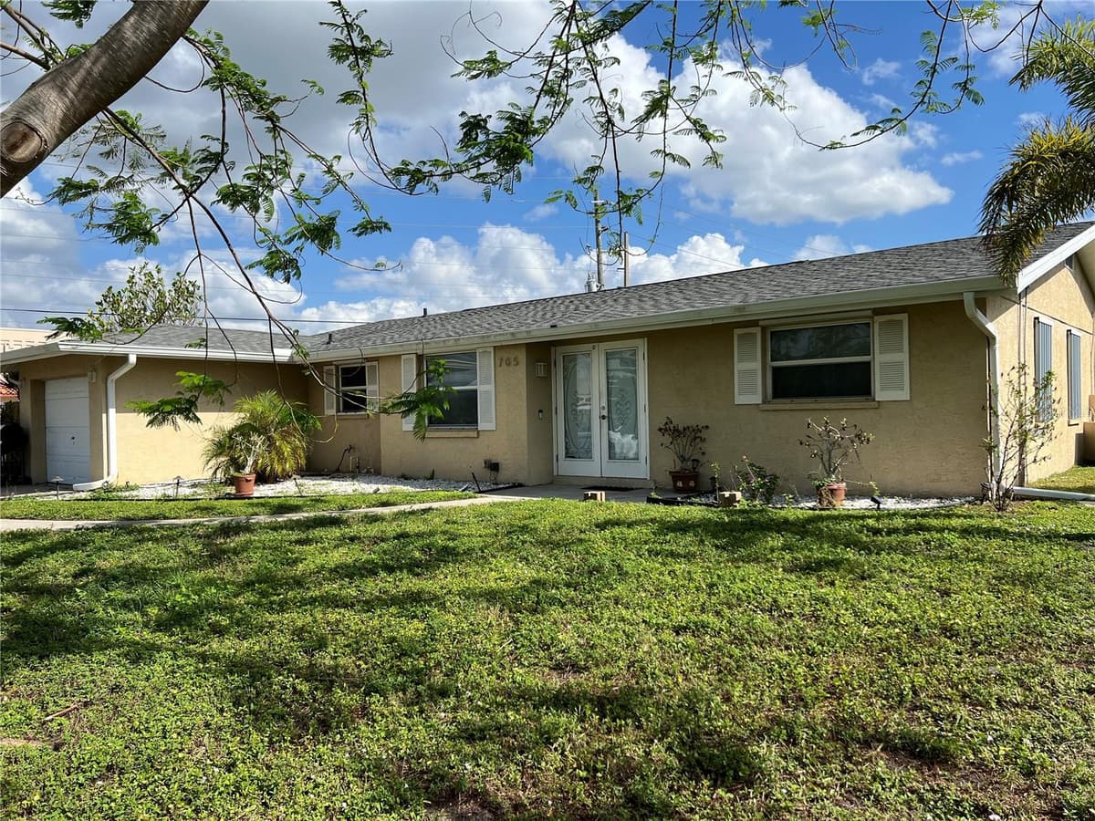 705 CRESTVIEW CIRCLE — photo 1 of 28