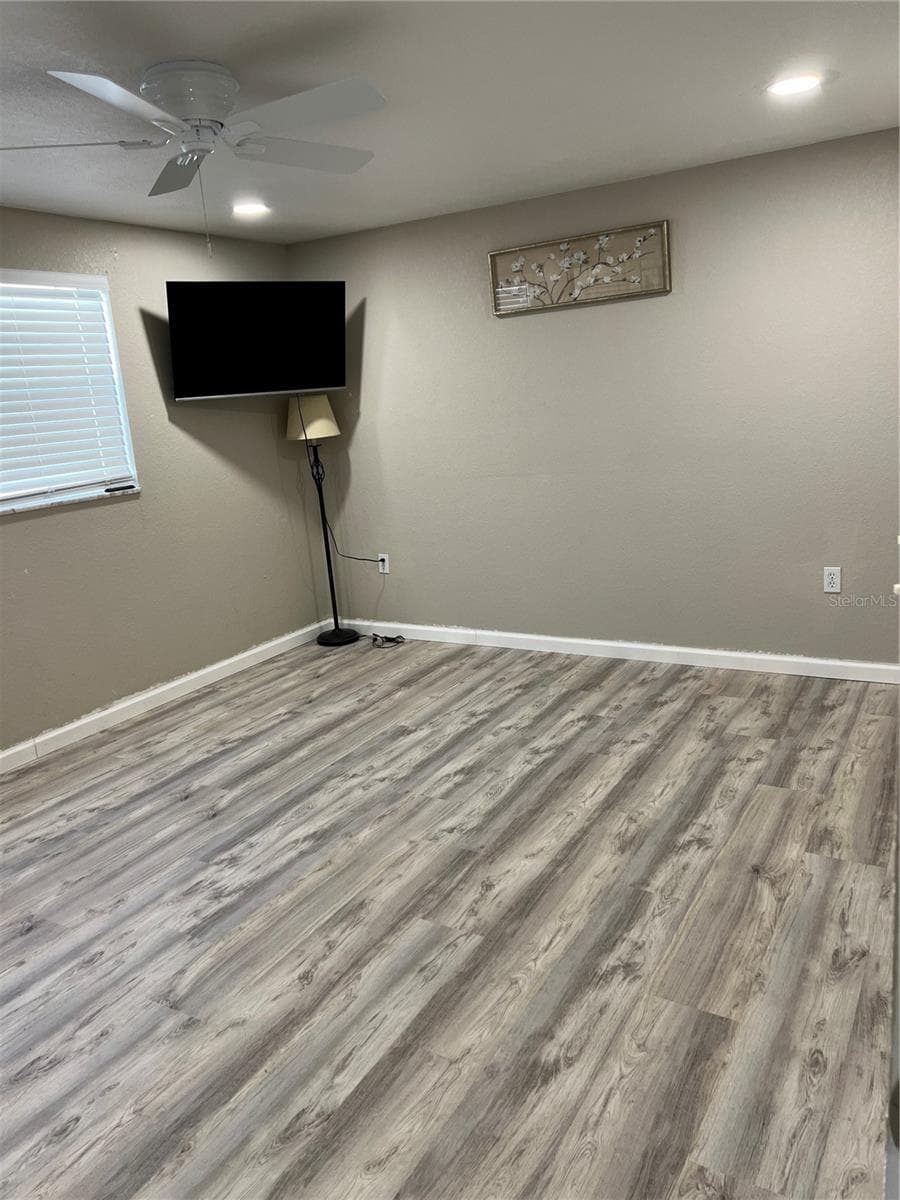 705 CRESTVIEW CIRCLE — photo 8 of 28