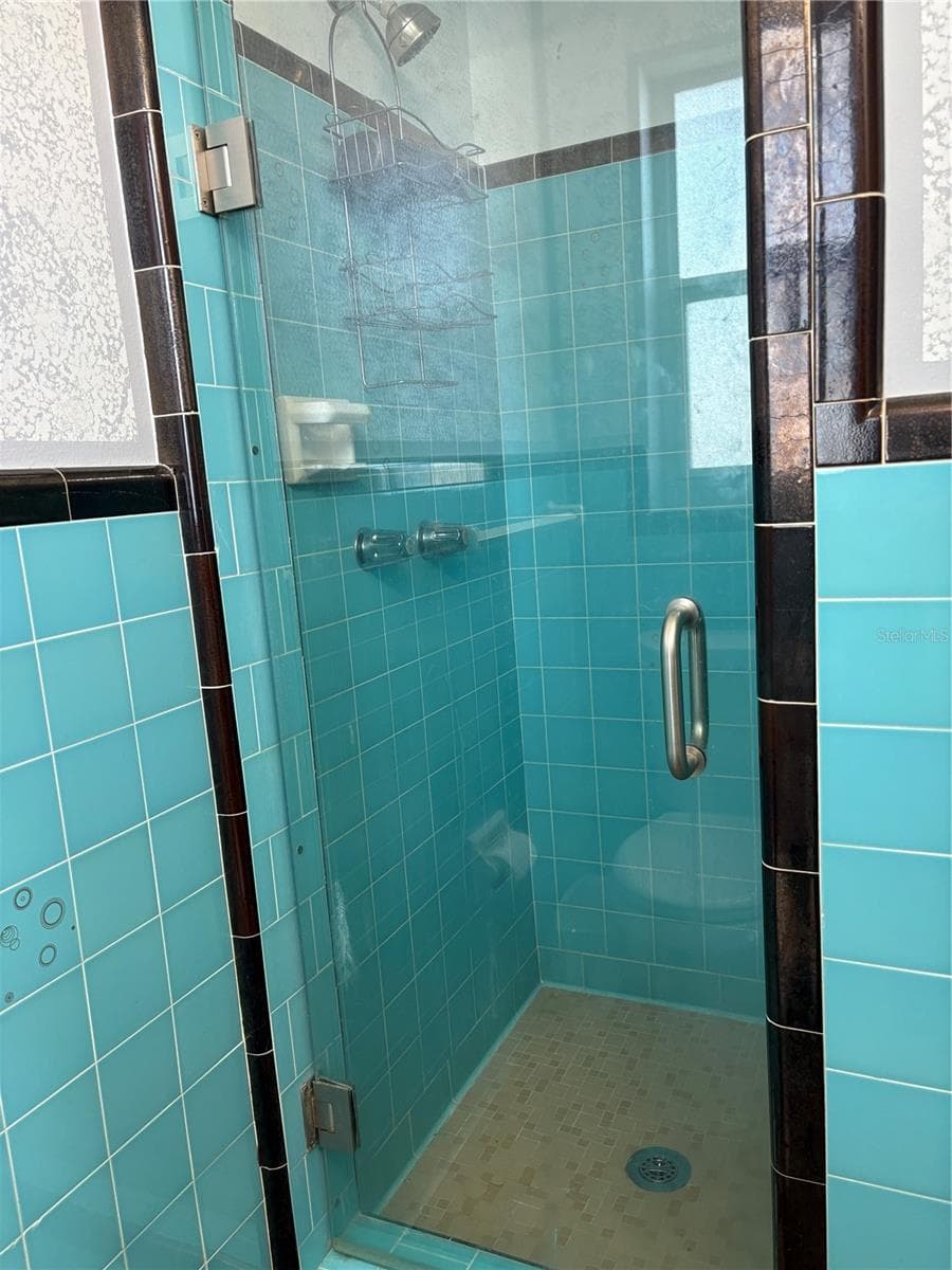 6221 13TH AVENUE — photo 15 of 34
