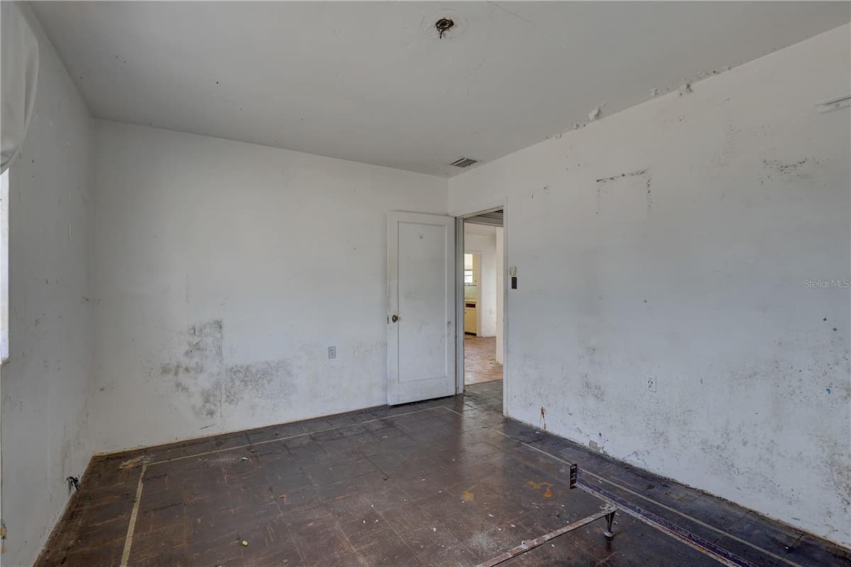 440 BAYSHORE DRIVE — photo 16 of 45