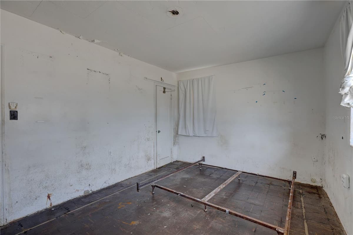 440 BAYSHORE DRIVE — photo 17 of 45