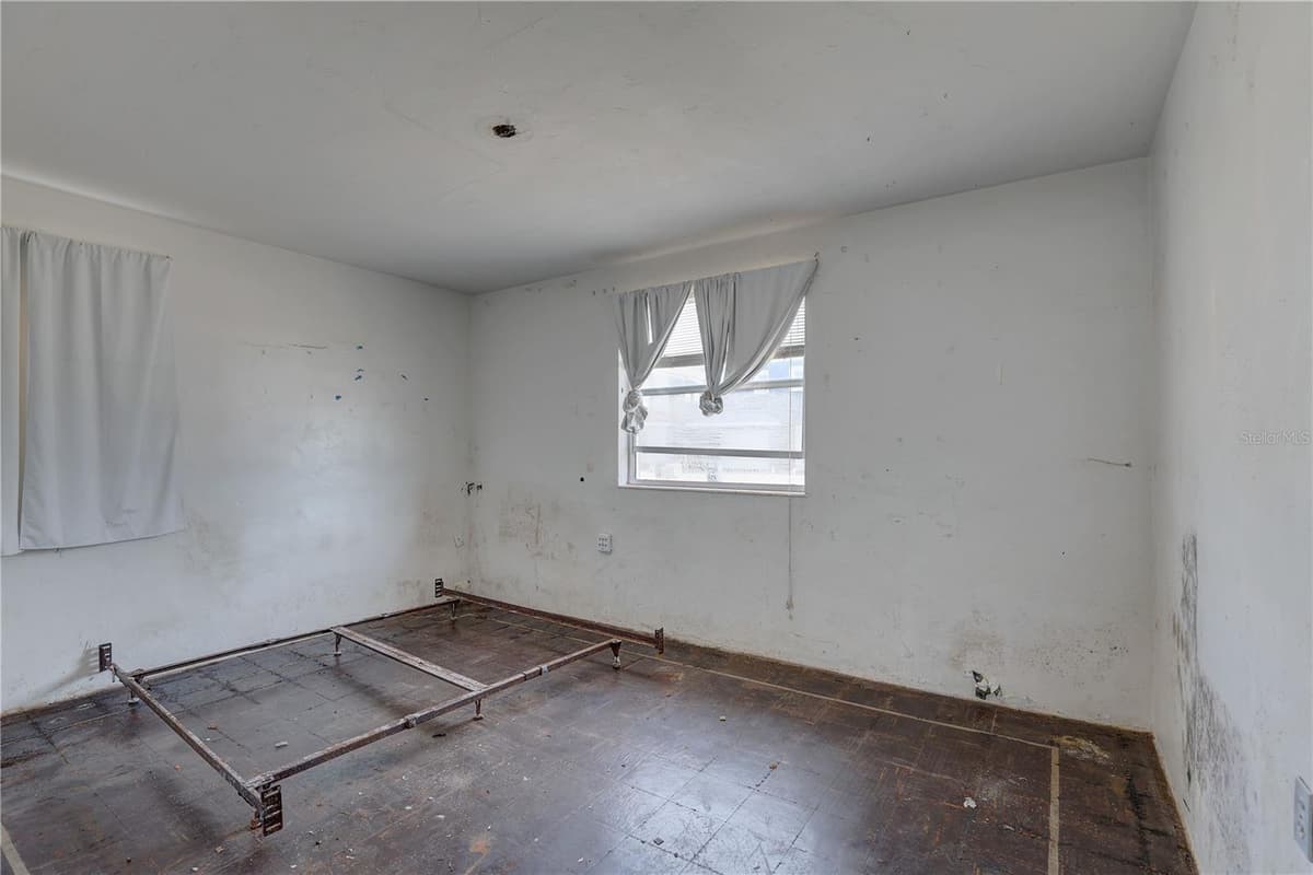440 BAYSHORE DRIVE — photo 15 of 45
