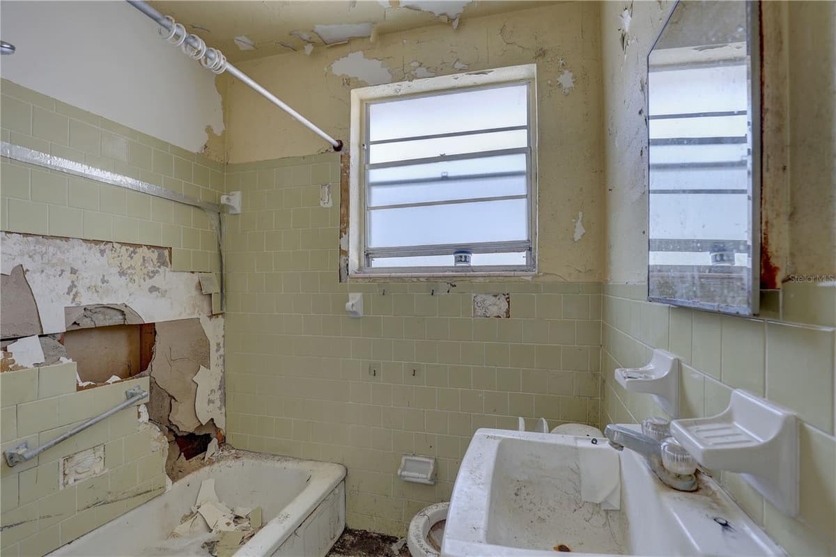 440 BAYSHORE DRIVE — photo 20 of 45