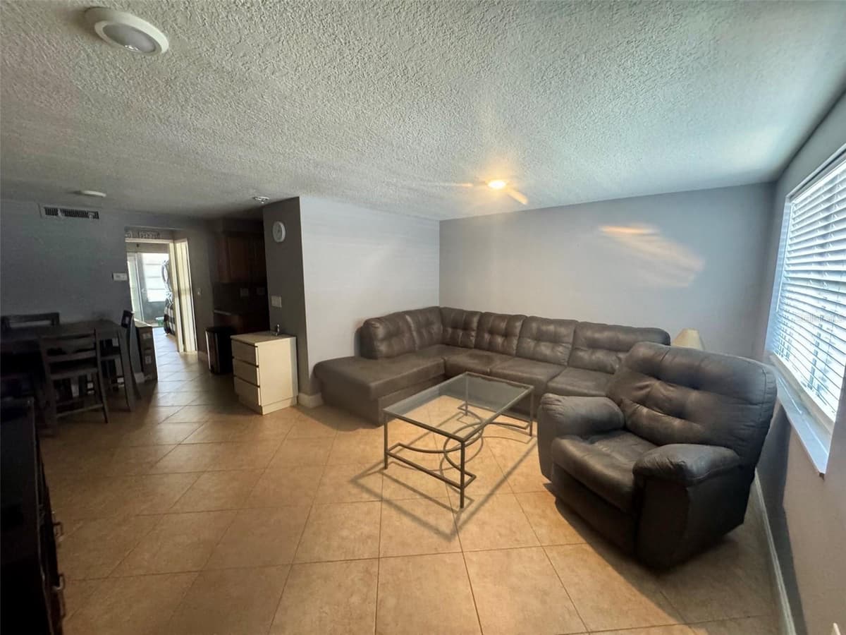 4235 SHELDON PLACE — photo 3 of 15