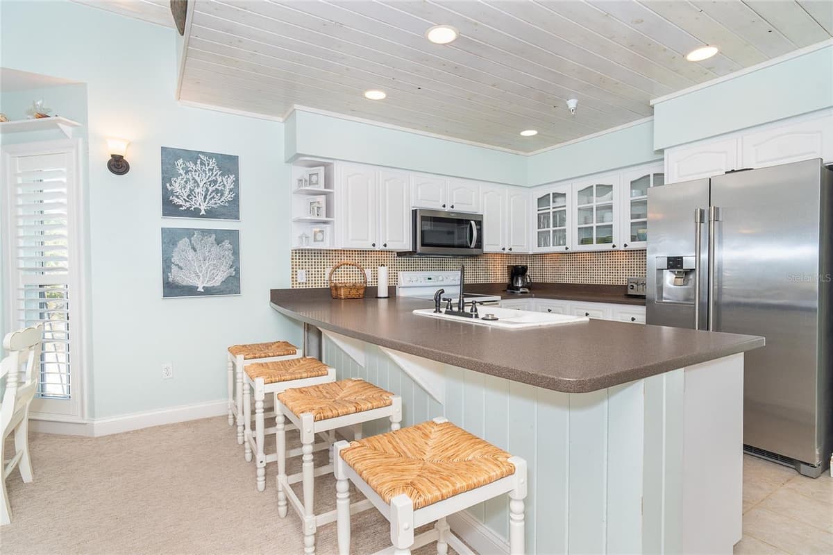 7536 PALM ISLAND DRIVE — photo 12 of 38