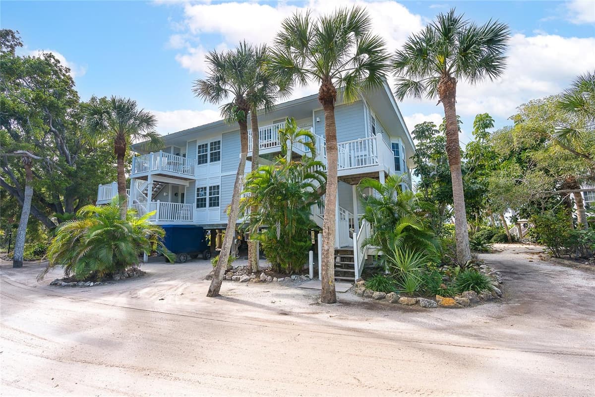 7536 PALM ISLAND DRIVE — photo 1 of 38