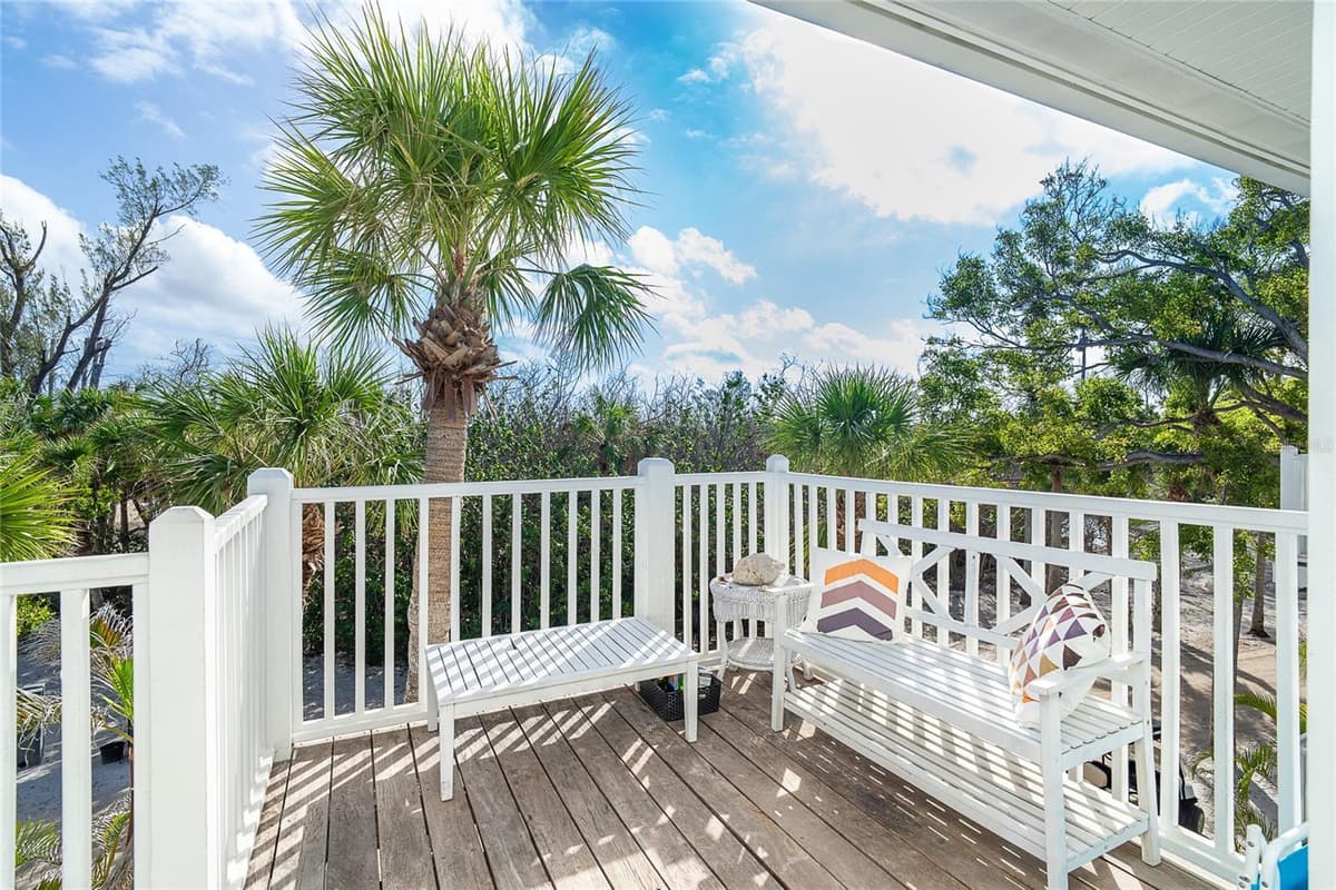 7536 PALM ISLAND DRIVE — photo 4 of 38