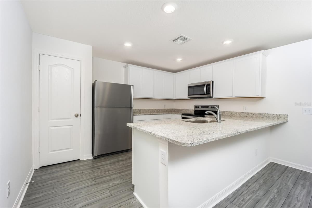 3208 SEVILLE STREET — photo 5 of 14