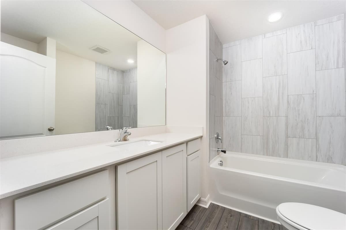 3208 SEVILLE STREET — photo 10 of 14