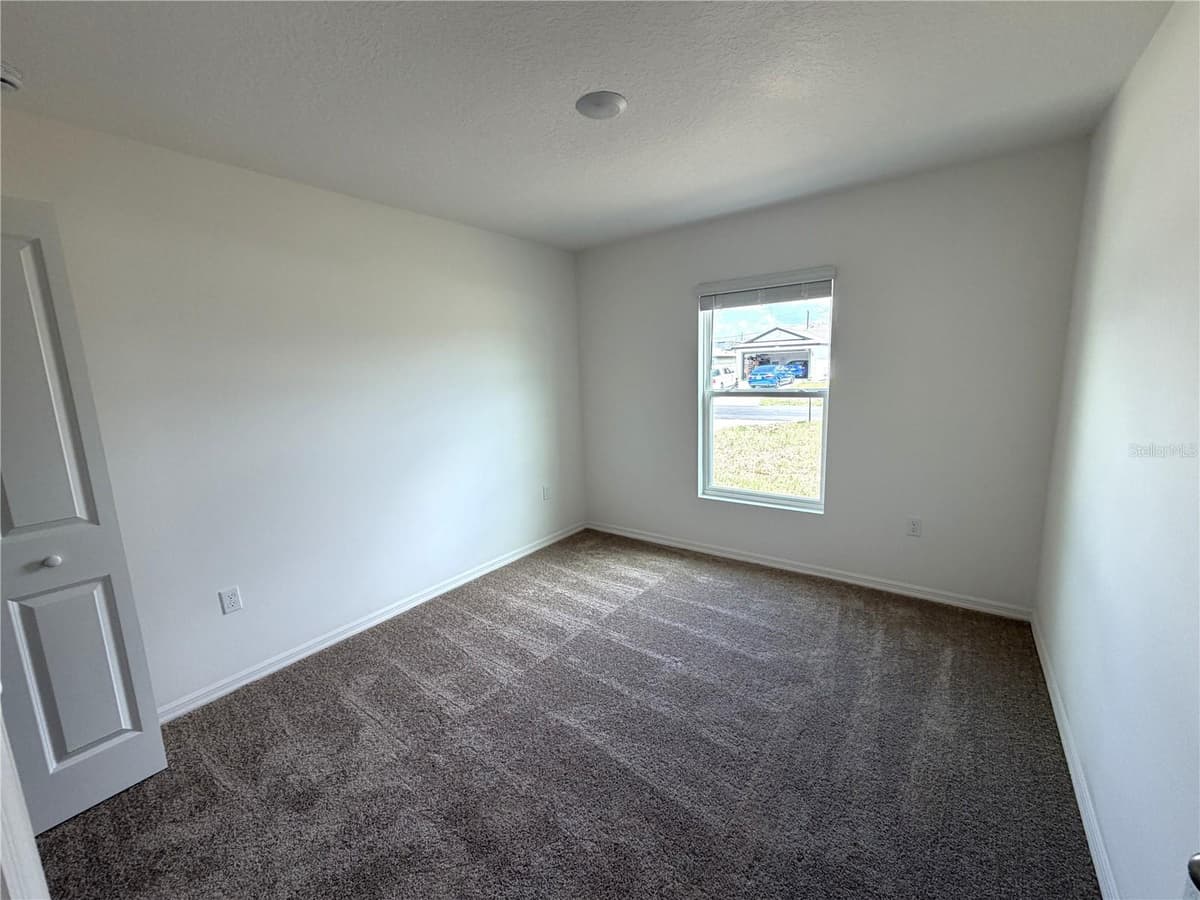 114 TULIP LANE — photo 11 of 30