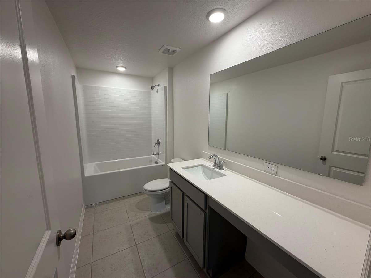 114 TULIP LANE — photo 10 of 30