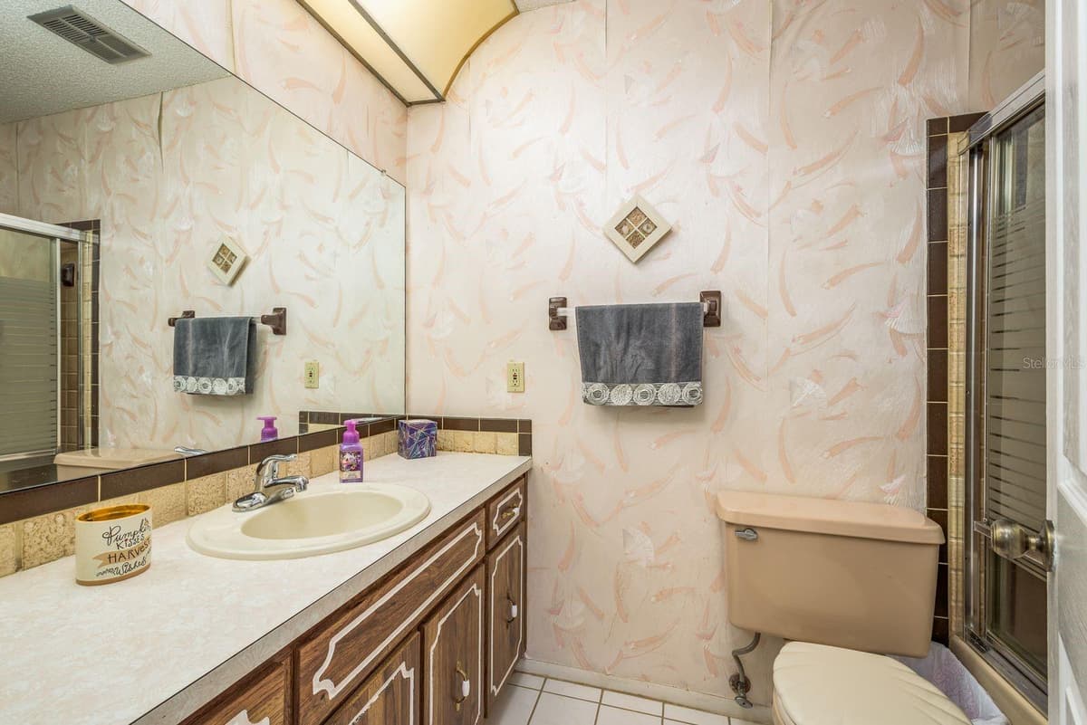 9910 EAGLES POINT CIRCLE — photo 21 of 25