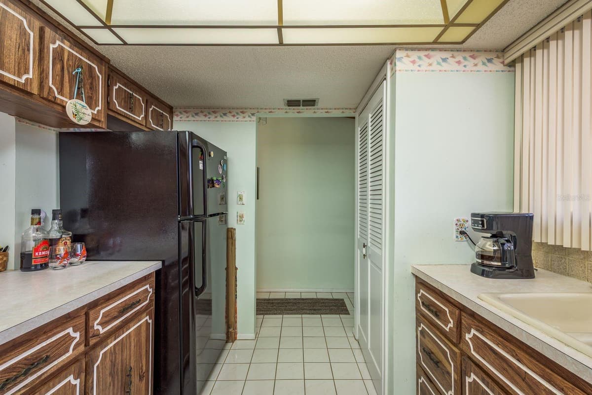 9910 EAGLES POINT CIRCLE — photo 15 of 25