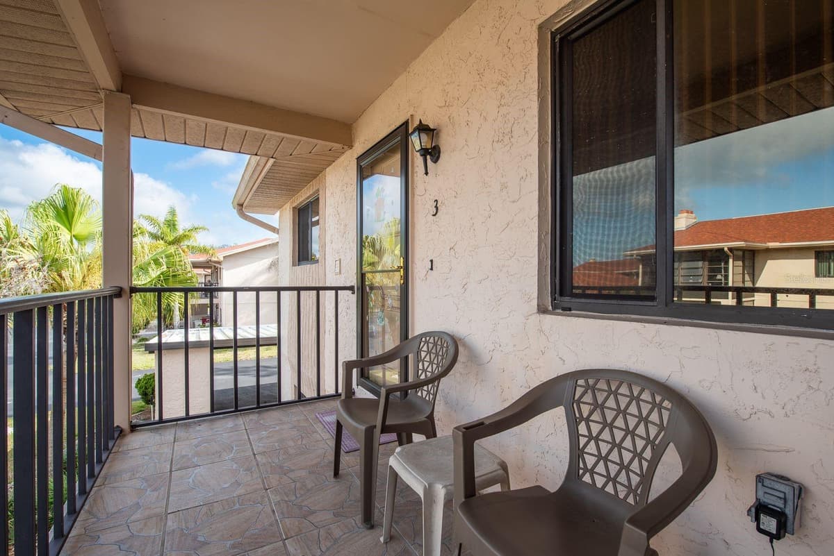 9910 EAGLES POINT CIRCLE — photo 4 of 25