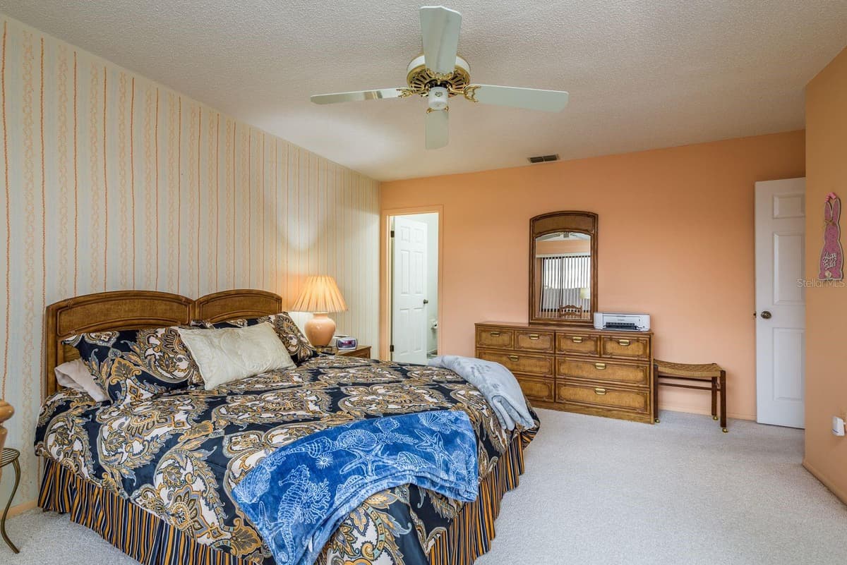 9910 EAGLES POINT CIRCLE — photo 17 of 25