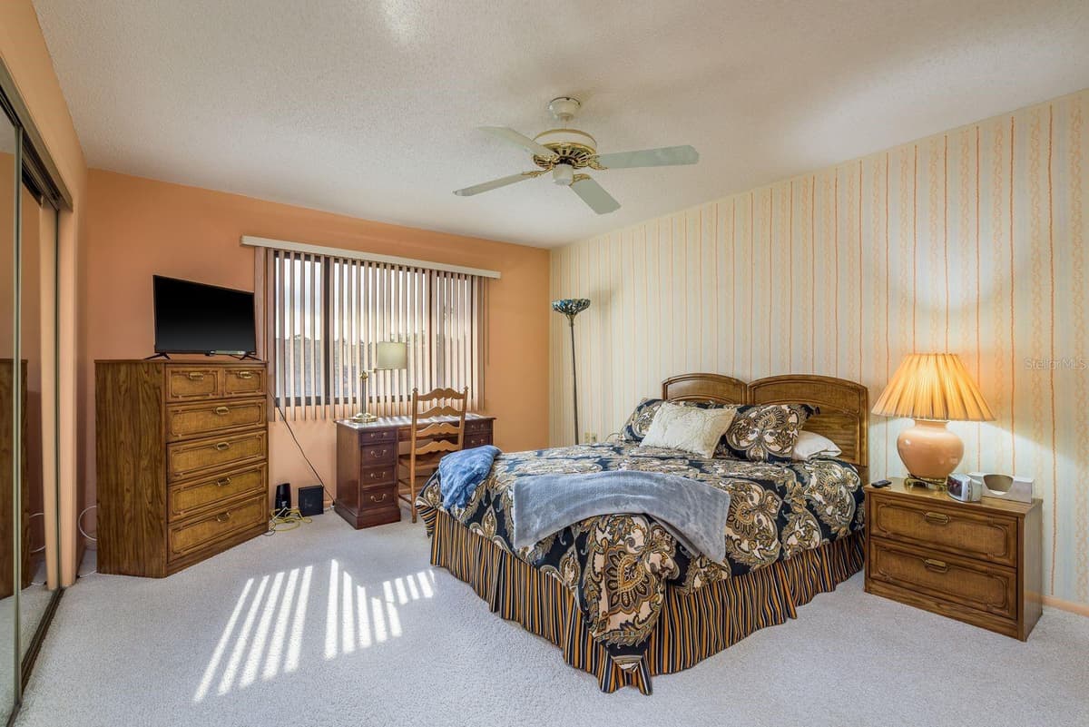 9910 EAGLES POINT CIRCLE — photo 16 of 25