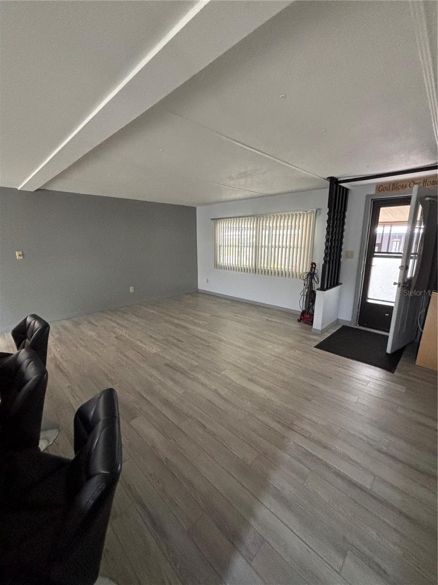130 OAK TREE DRIVE — photo 9 of 32