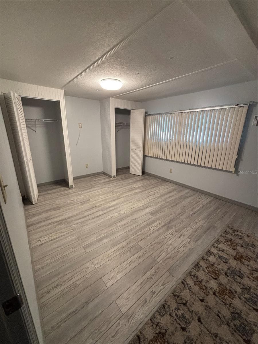 130 OAK TREE DRIVE — photo 10 of 32