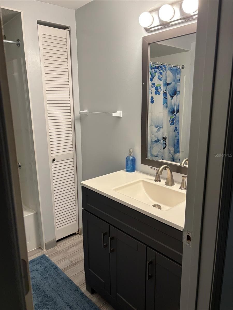 130 OAK TREE DRIVE — photo 15 of 32