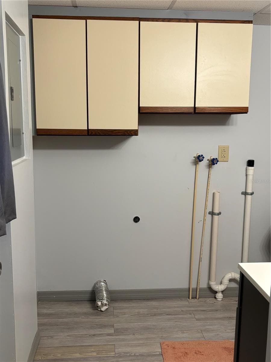 130 OAK TREE DRIVE — photo 12 of 32