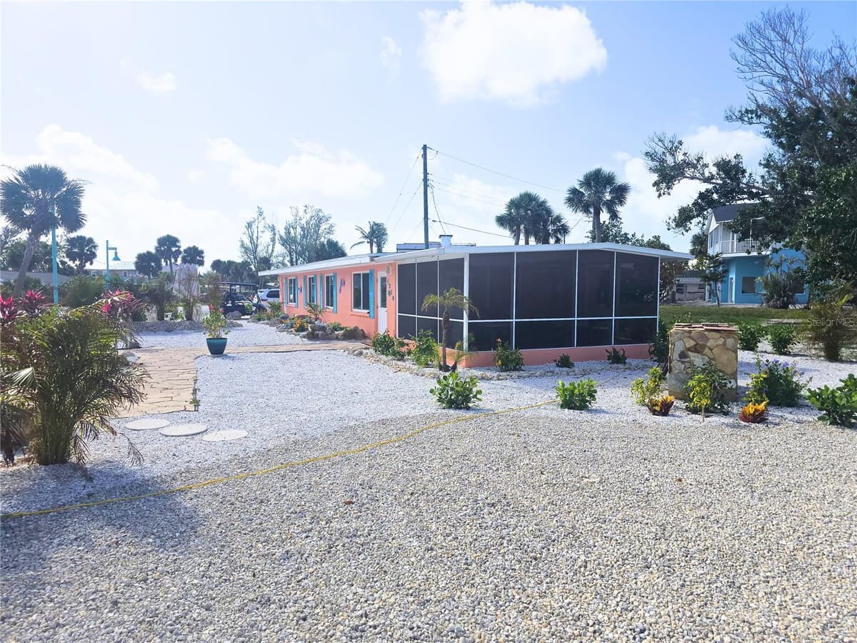 1270 GULF BOULEVARD — photo 2 of 20