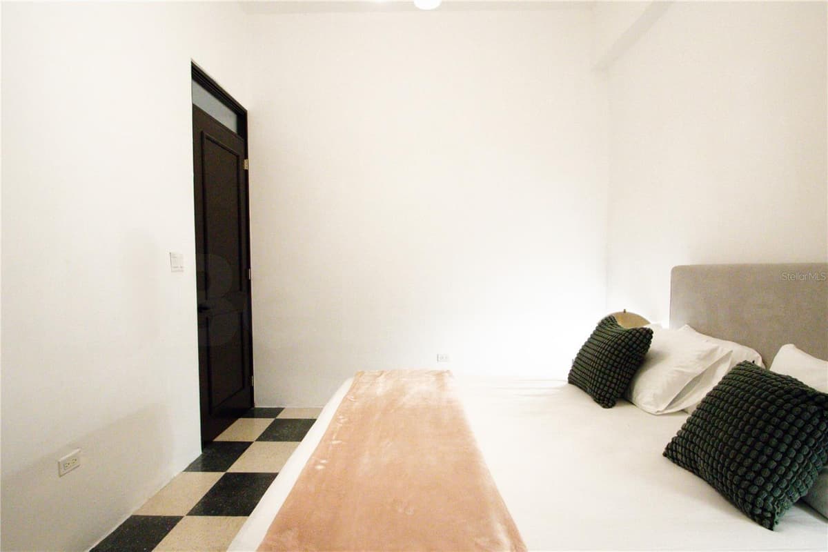 254-256 SAN FRANCISCO STREET — photo 16 of 18