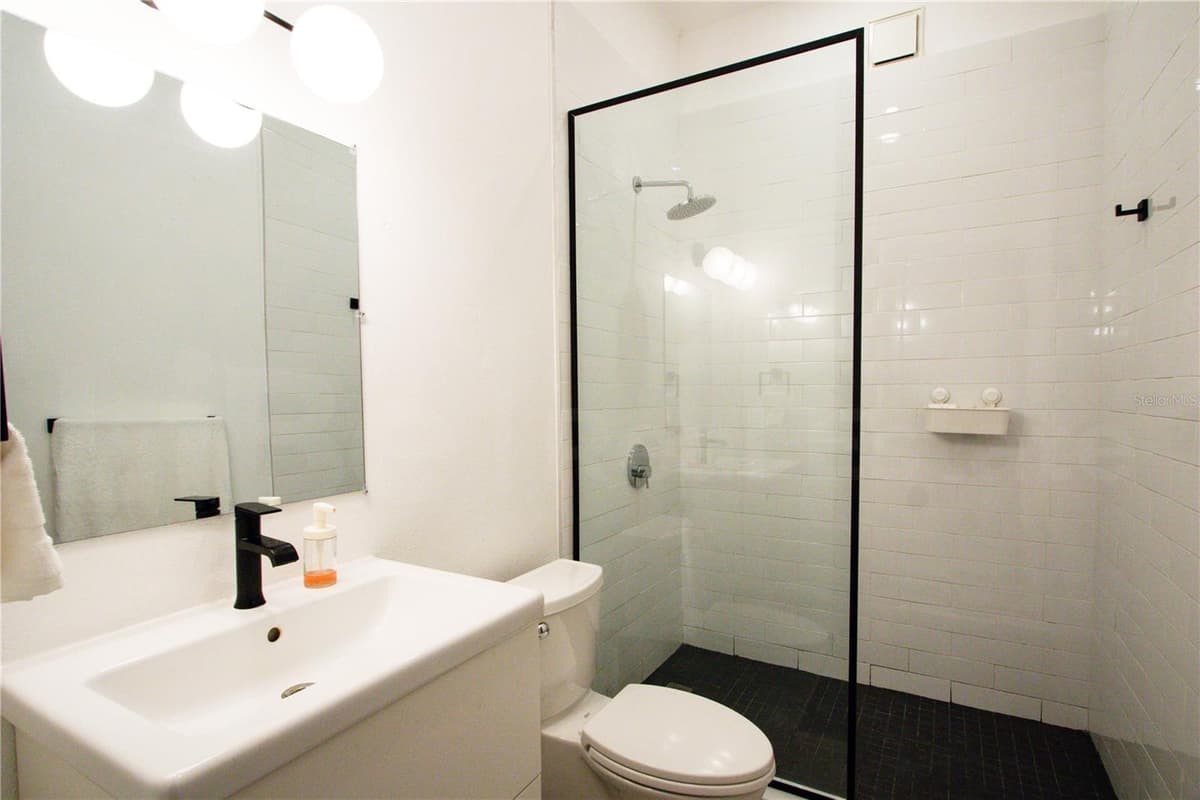 254-256 SAN FRANCISCO STREET — photo 13 of 18