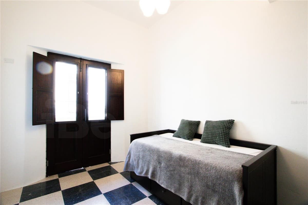 254-256 SAN FRANCISCO STREET — photo 7 of 18