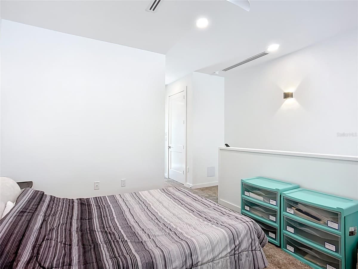 941 OSPREY AVENUE — photo 34 of 53