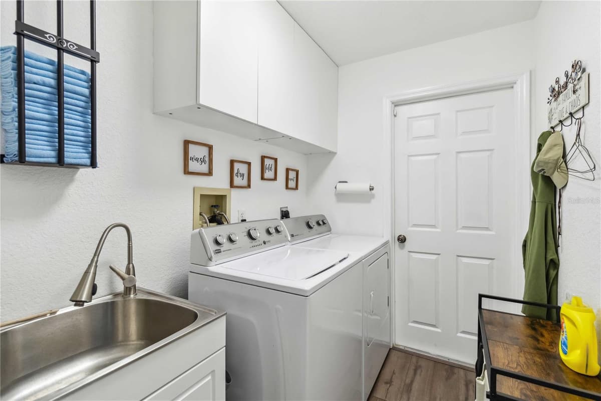 18033 EDGEWATER DRIVE — photo 27 of 50