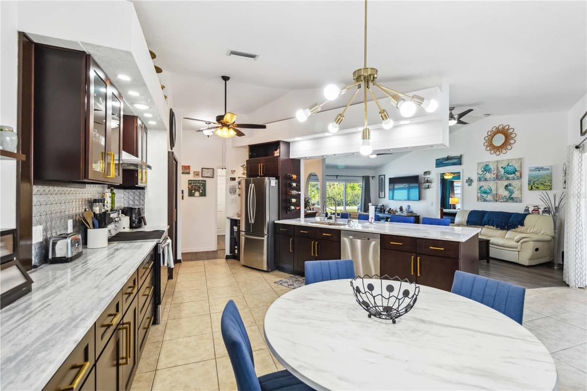 18033 EDGEWATER DRIVE — photo 14 of 50