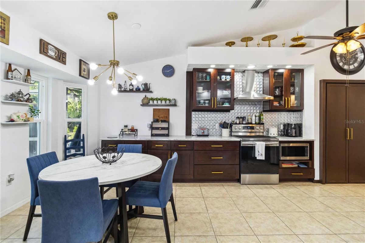 18033 EDGEWATER DRIVE — photo 12 of 50