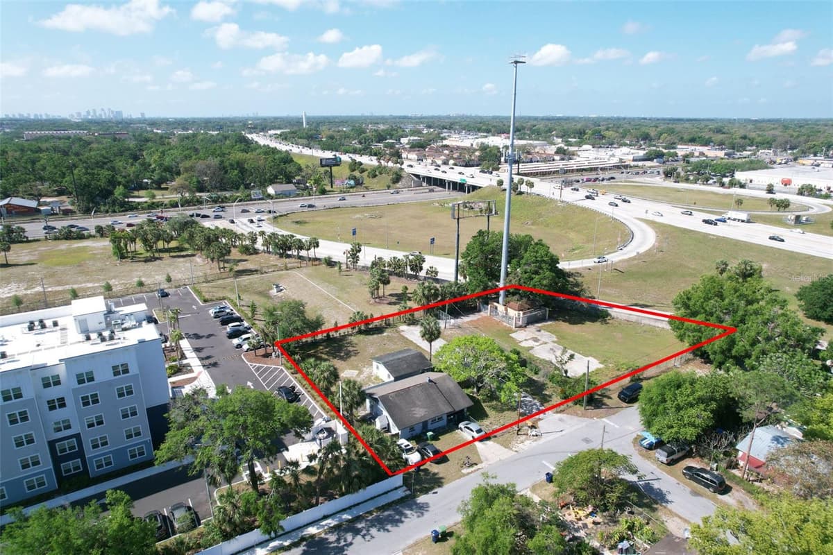 705 WILMA STREET — photo 2 of 37