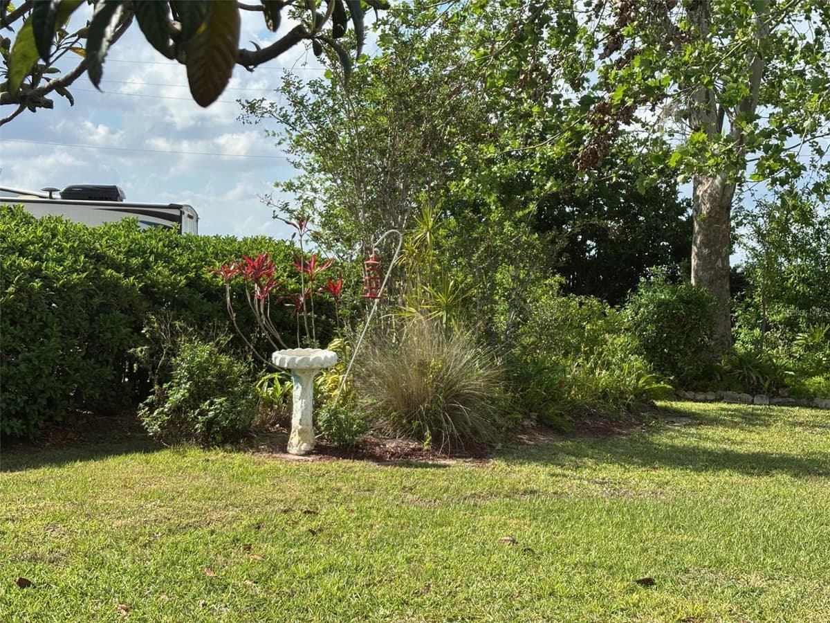 6107 GRAND OAKS DRIVE — photo 43 of 70