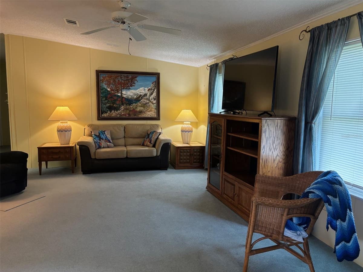 6107 GRAND OAKS DRIVE — photo 12 of 70