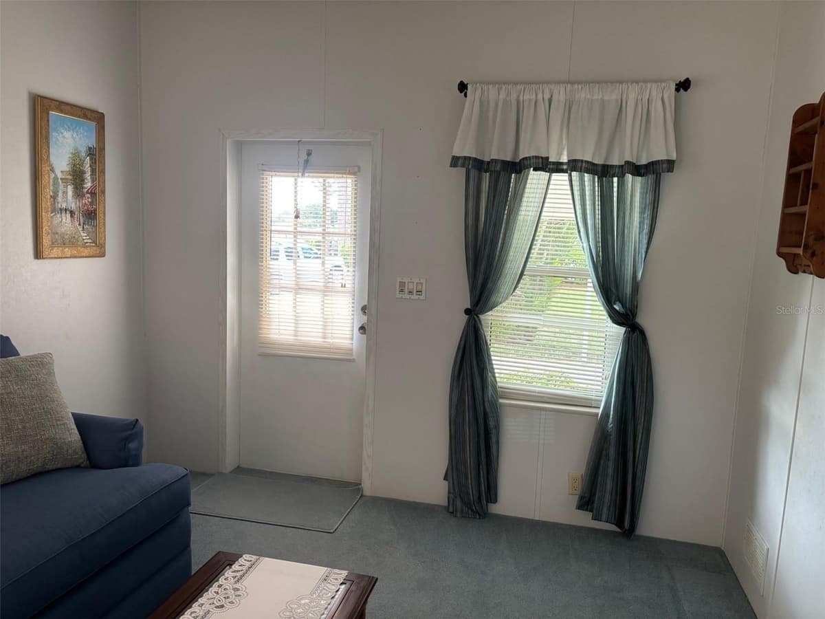 6107 GRAND OAKS DRIVE — photo 16 of 70
