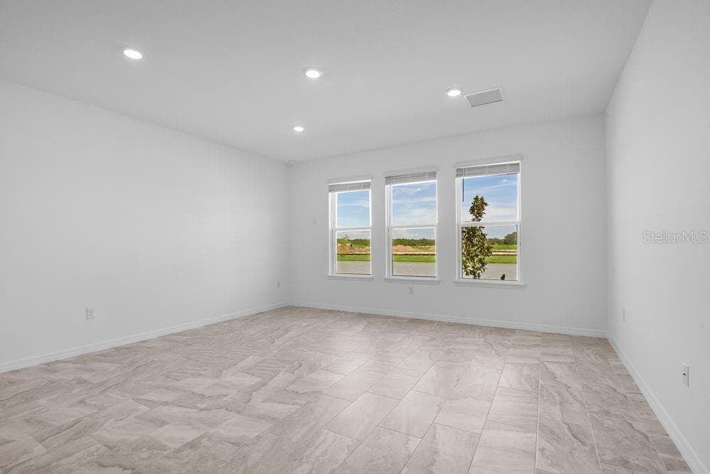 853 JUNONIA BOULEVARD — photo 13 of 40