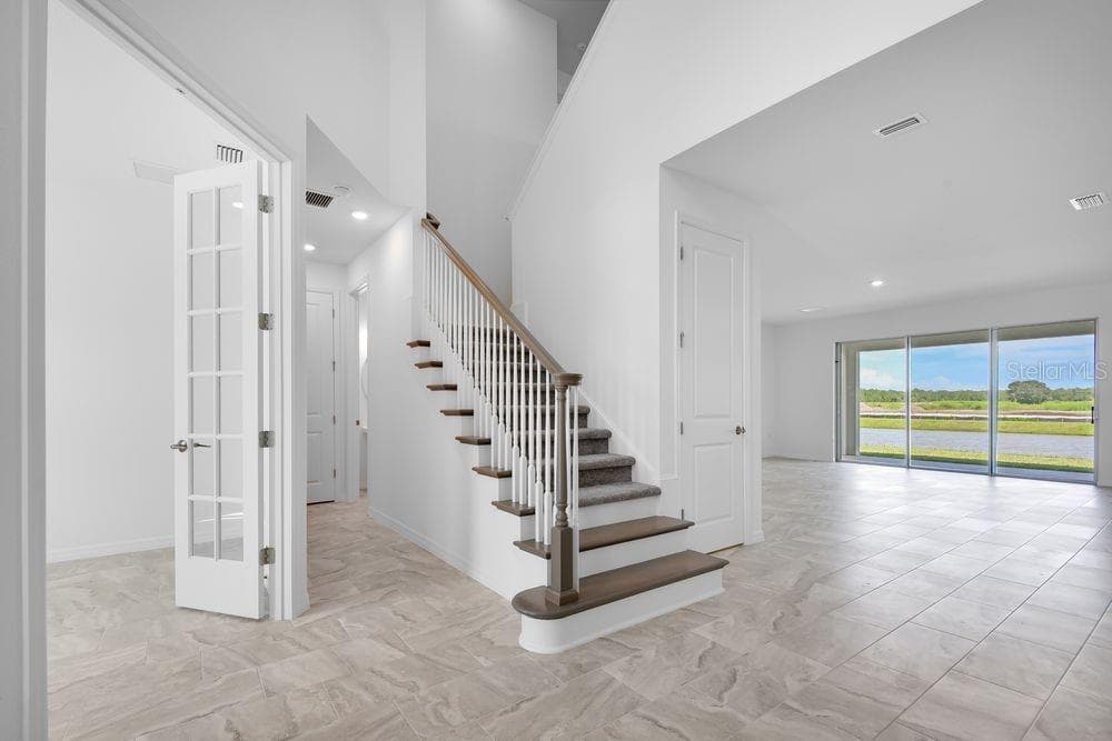 853 JUNONIA BOULEVARD — photo 11 of 40