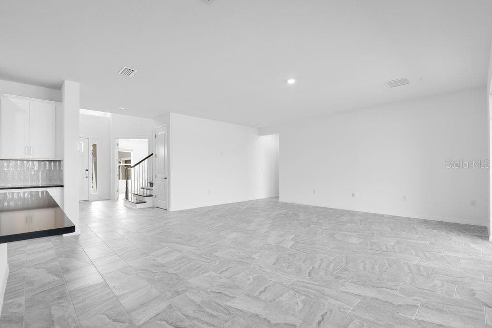 853 JUNONIA BOULEVARD — photo 10 of 40