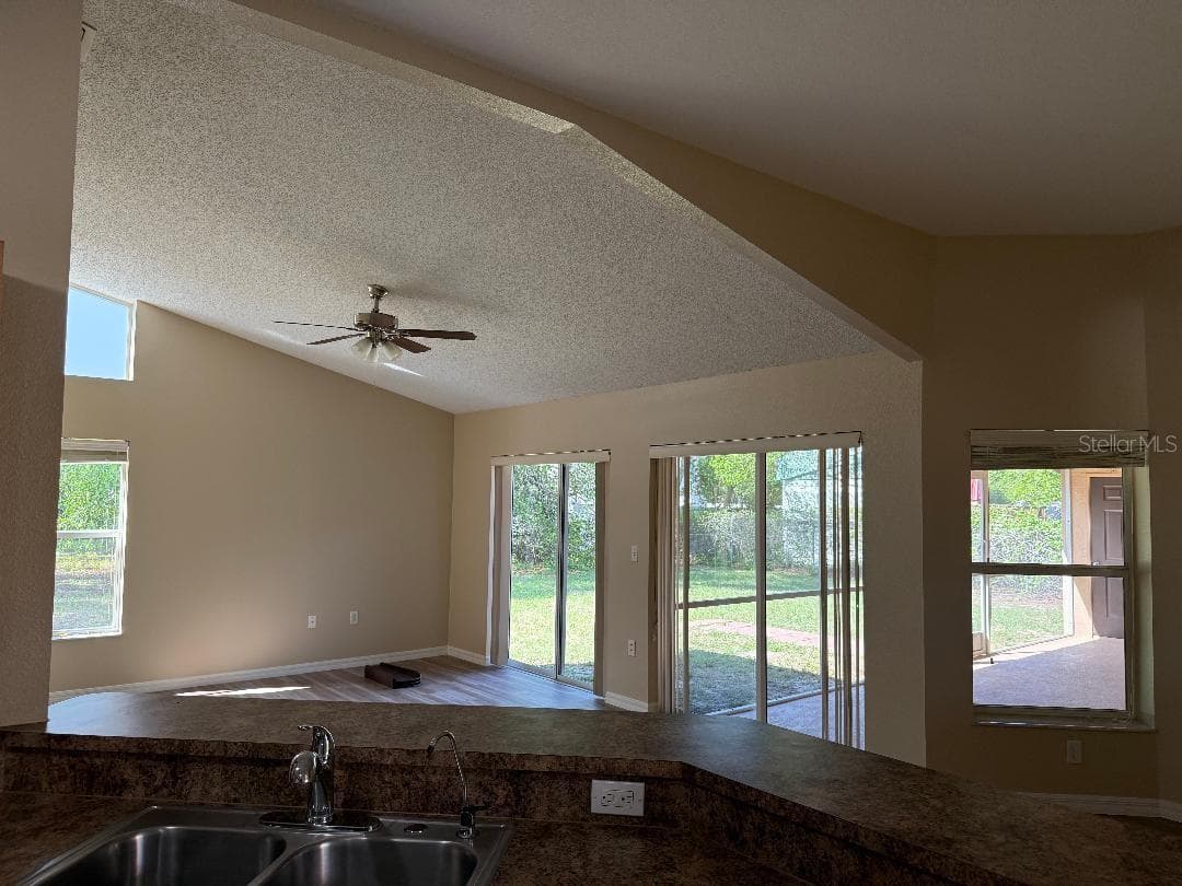 3355 ABELINE ROAD — photo 10 of 59