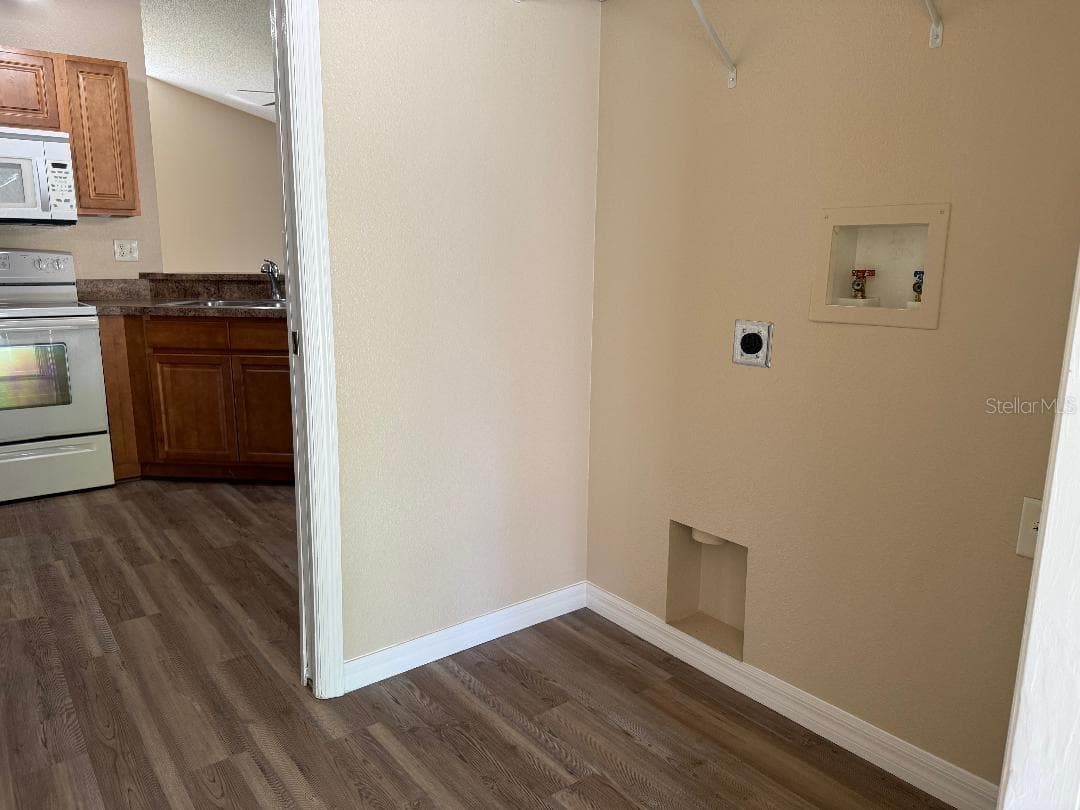 3355 ABELINE ROAD — photo 5 of 59